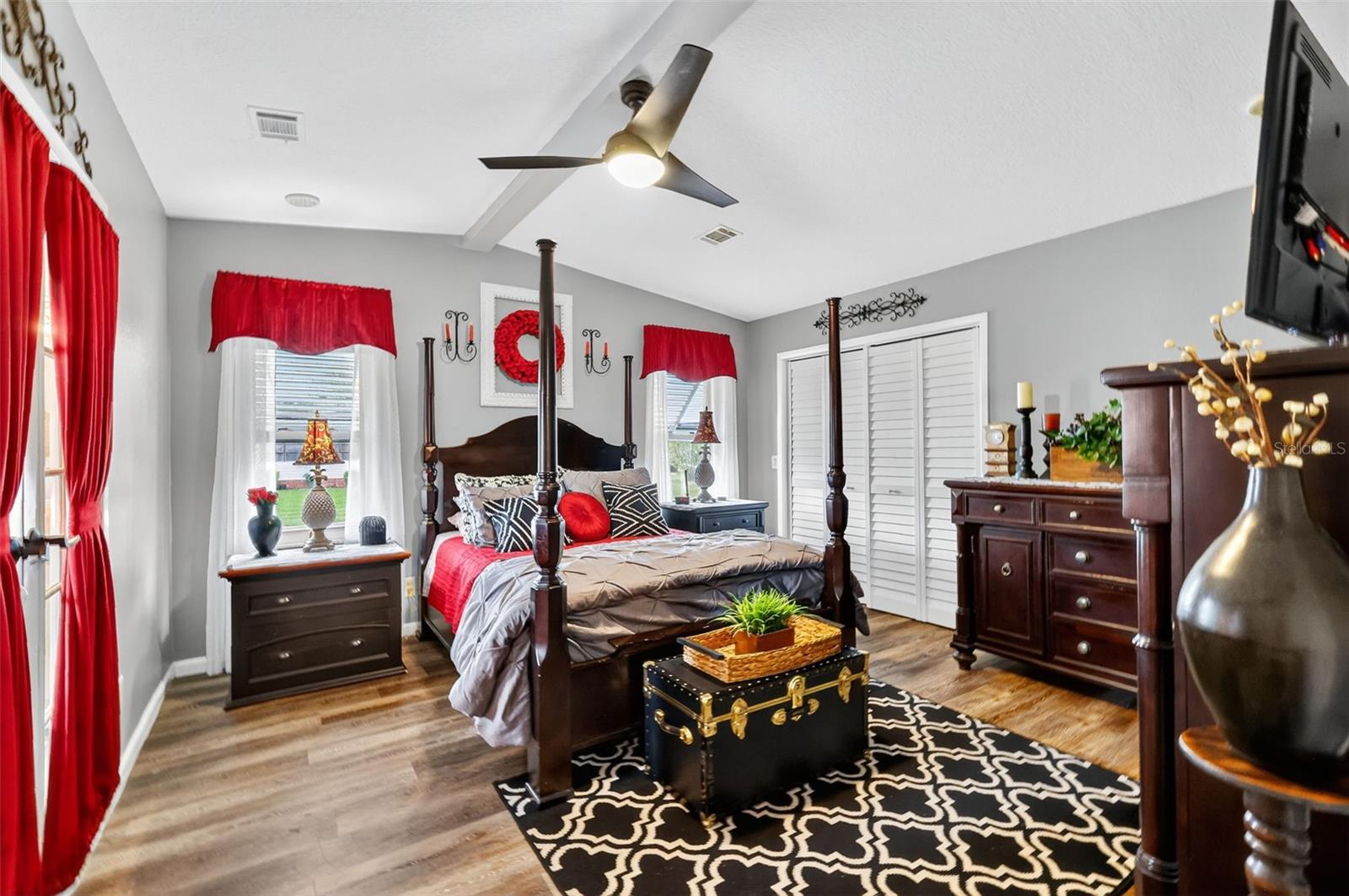 LADY LAKE ORANGE BLOSSOM GARDENS UNIT 08 - Residential