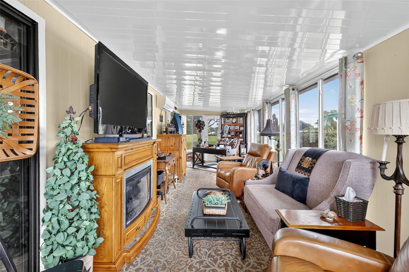 LADY LAKE ORANGE BLOSSOM GARDENS UNIT 08 - Residential