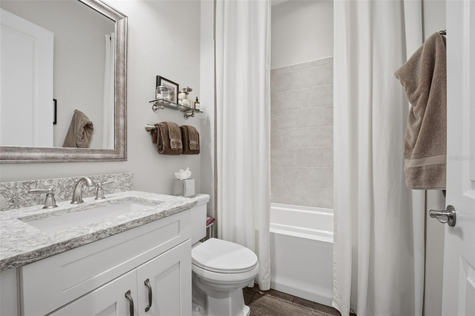 ARTISAN LAKES ESPLANADE PH III SP A-E - Residential