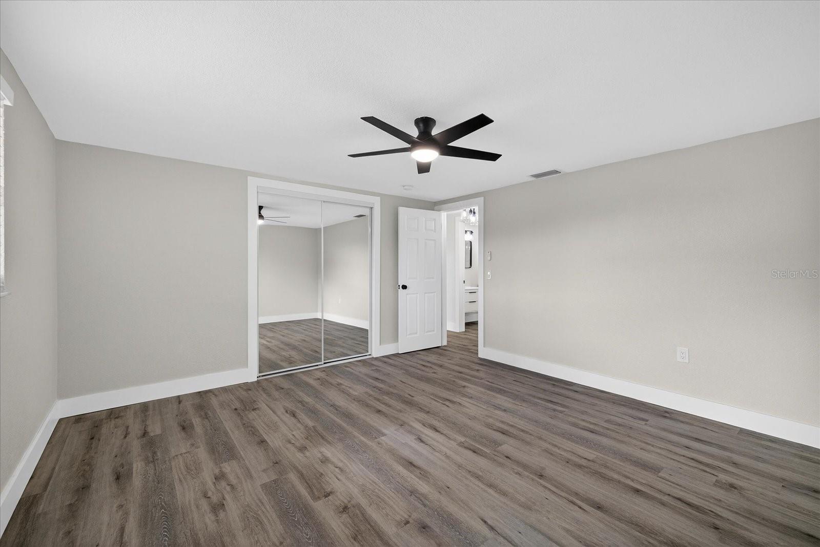 COLONIAL HILLS - Residential