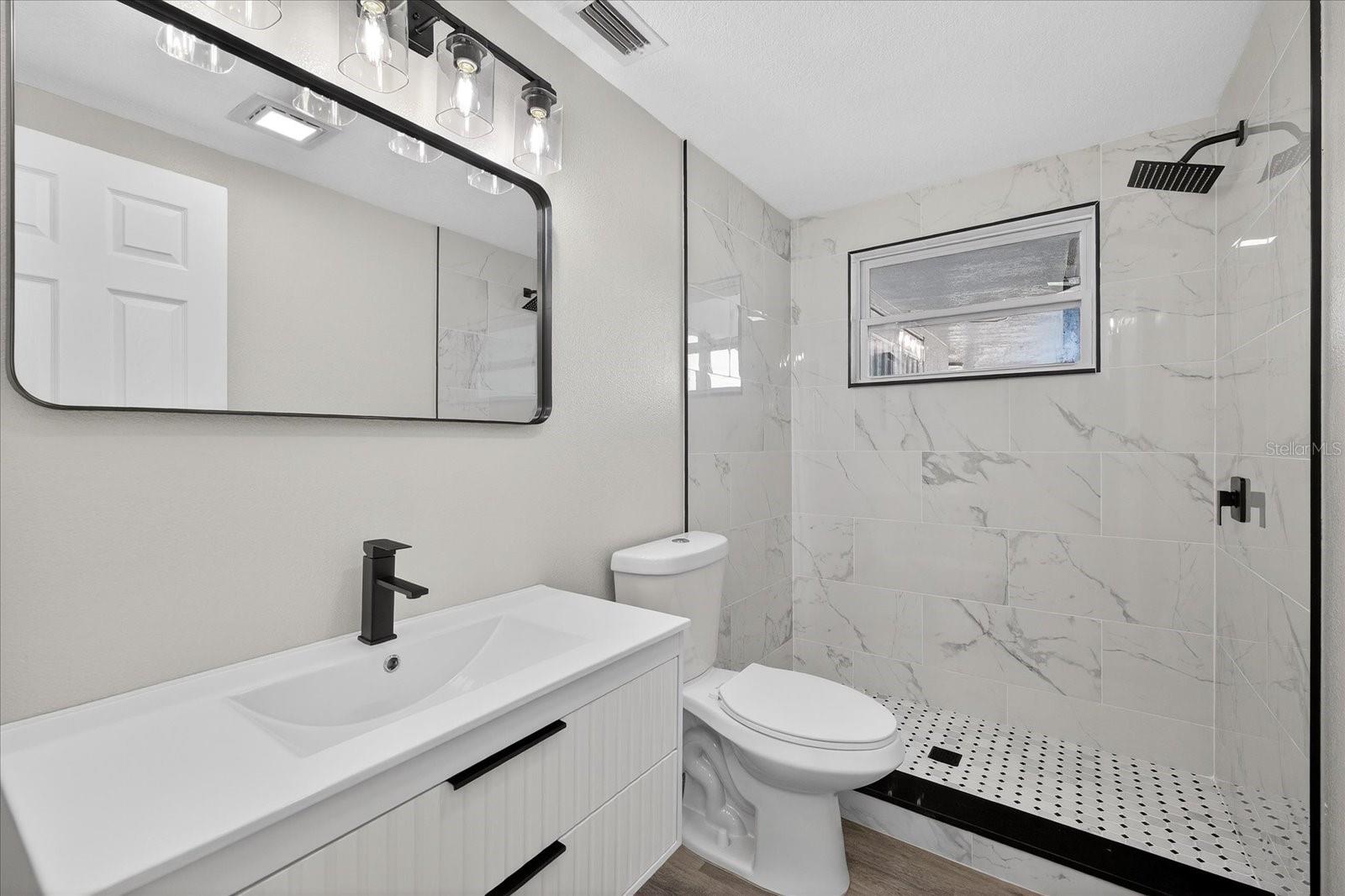 COLONIAL HILLS - Residential