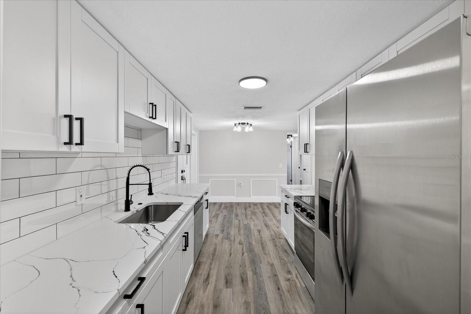 COLONIAL HILLS - Residential