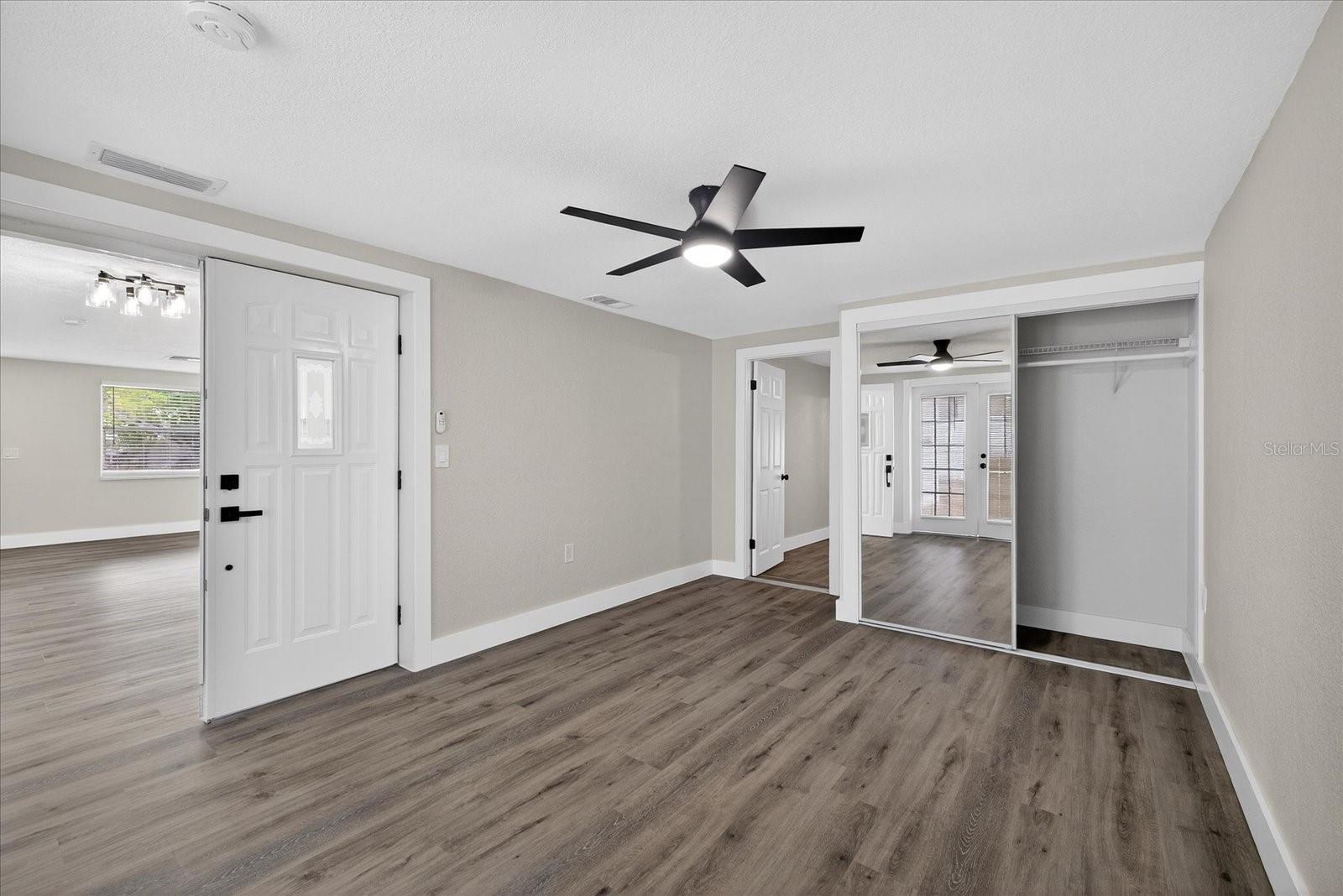 COLONIAL HILLS - Residential