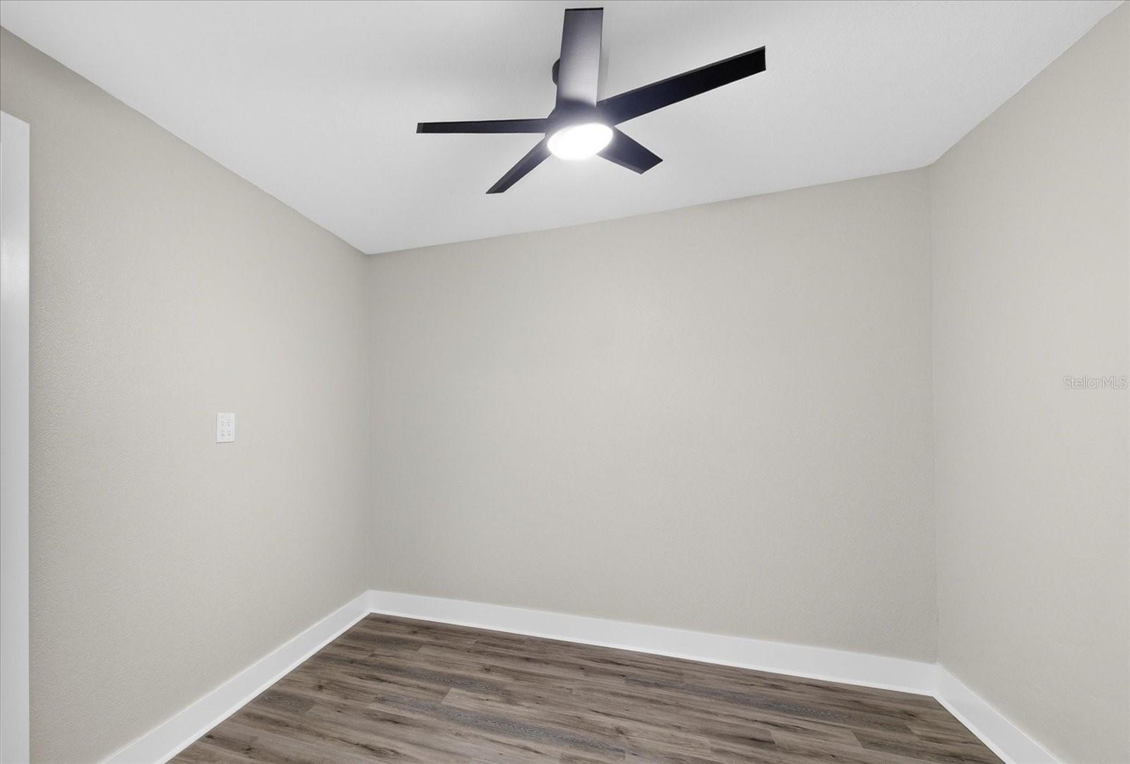 COLONIAL HILLS - Residential