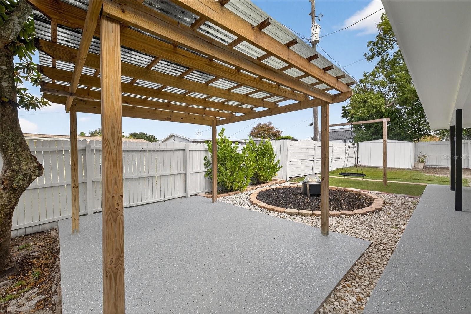 COLONIAL HILLS - Residential