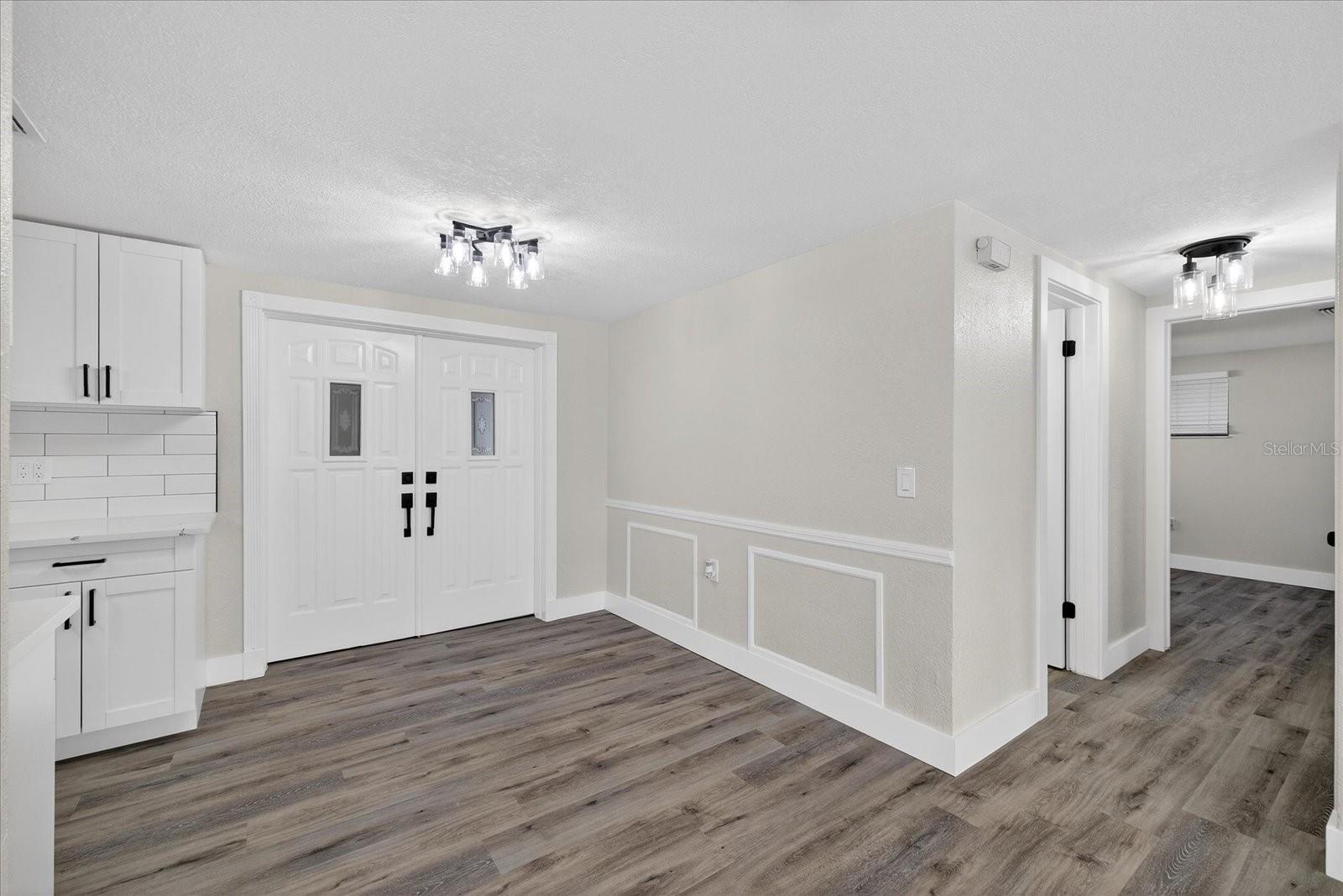 COLONIAL HILLS - Residential