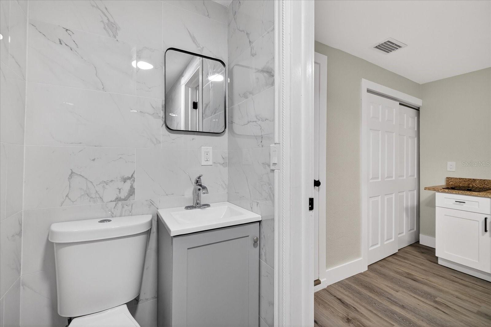 COLONIAL HILLS - Residential