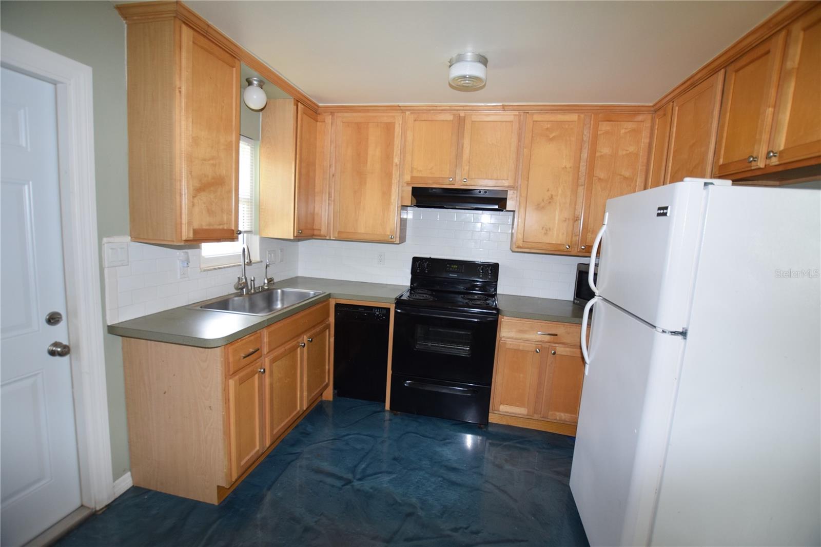 DIXIELAND REV - Residential Lease