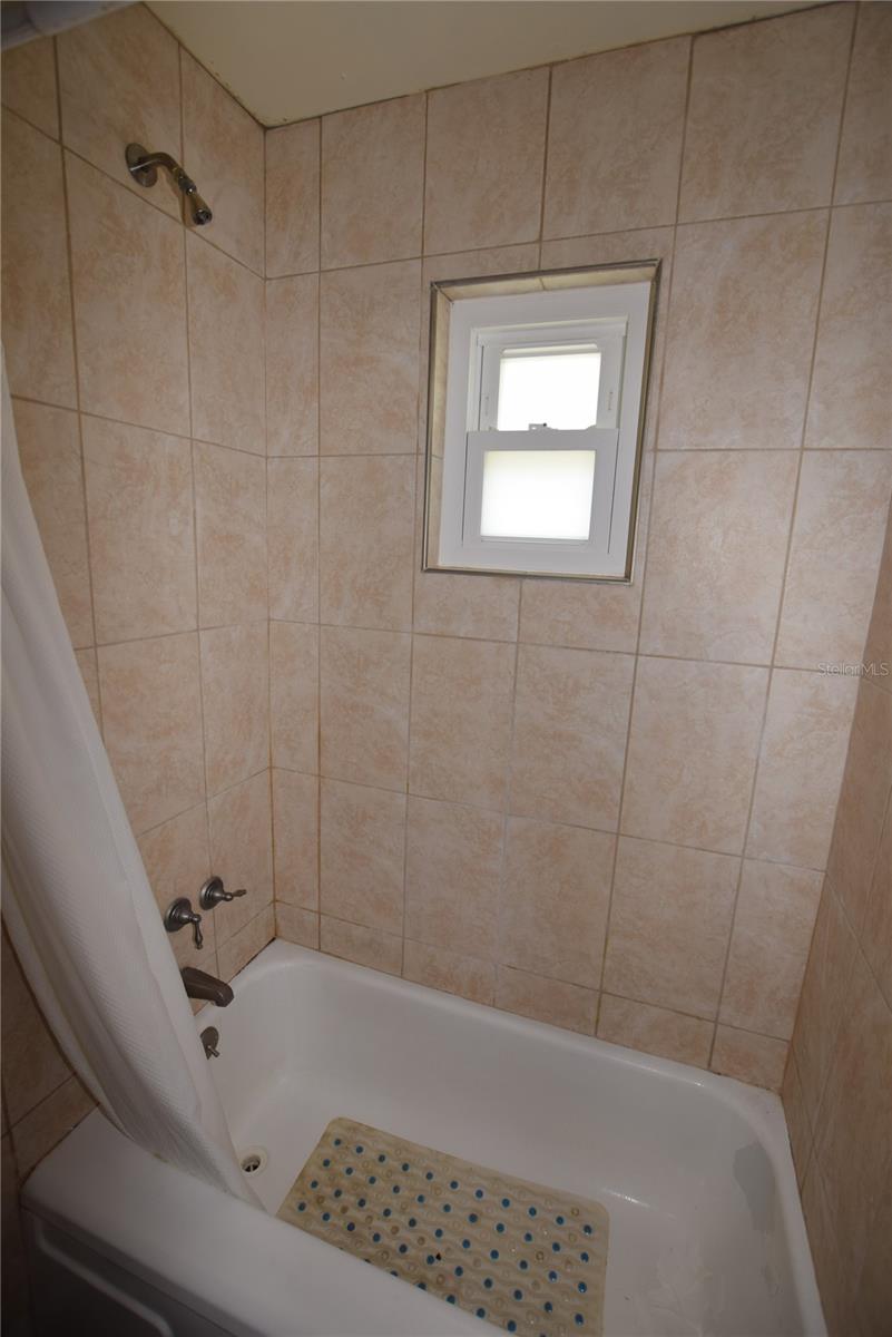 DIXIELAND REV - Residential Lease