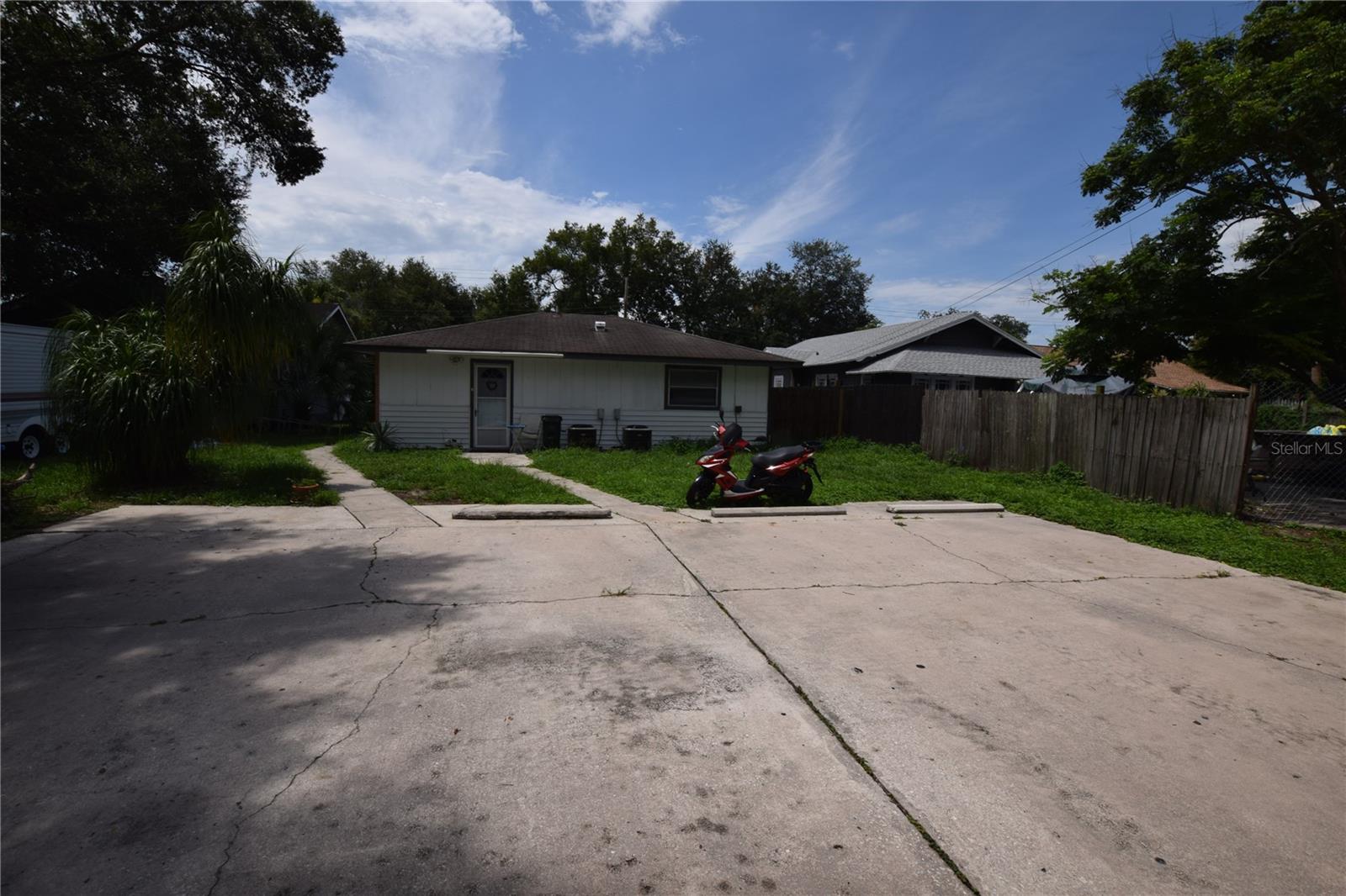 DIXIELAND REV - Residential Lease