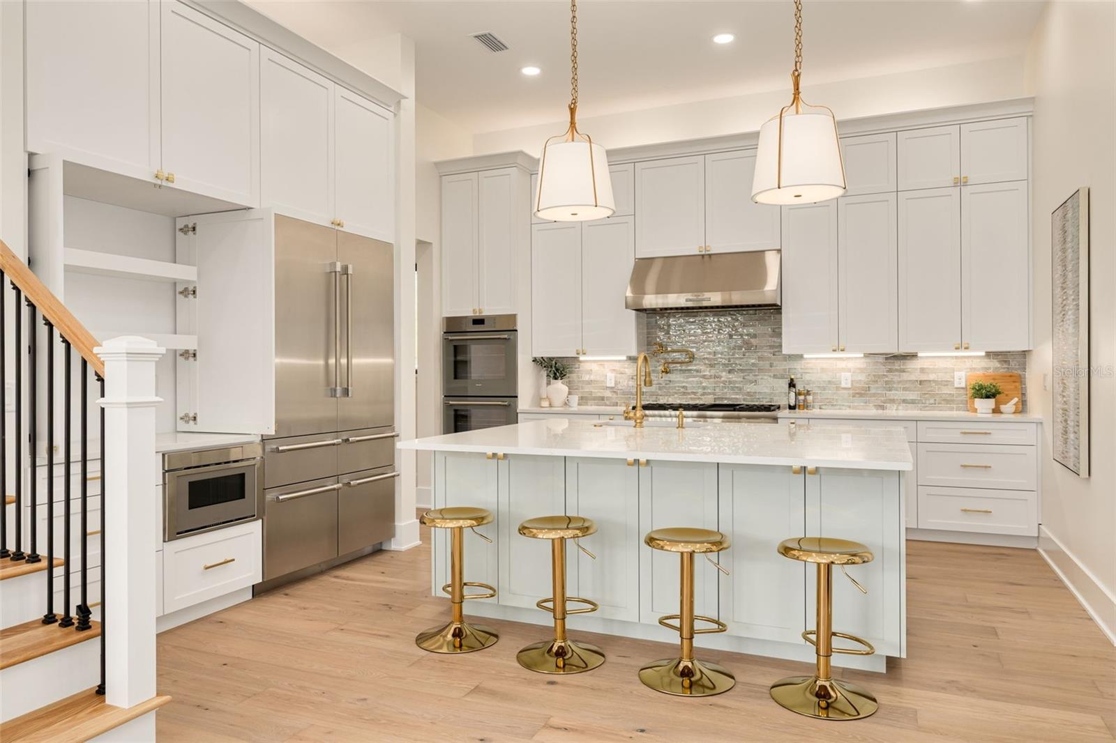 DAVIS ISLANDS PB10 PG52 TO 57 - Residential