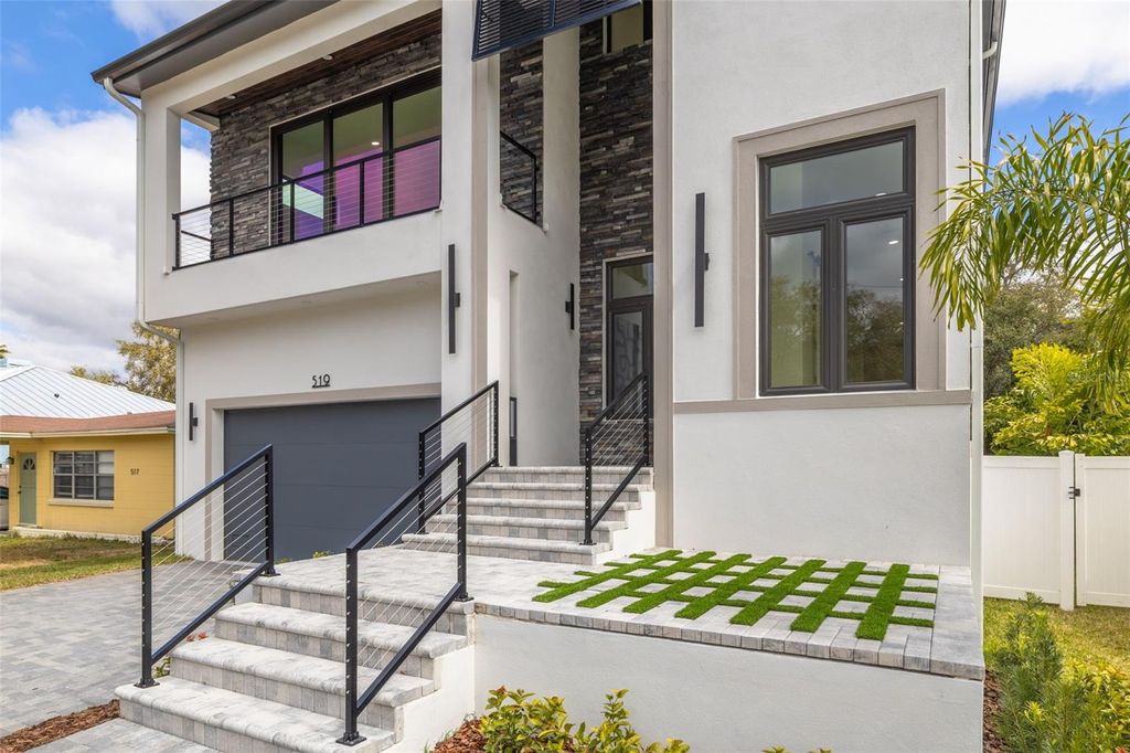 Photo of 519 W Davis Boulevard, Tampa, FL 33606 (MLS # TB8475742)