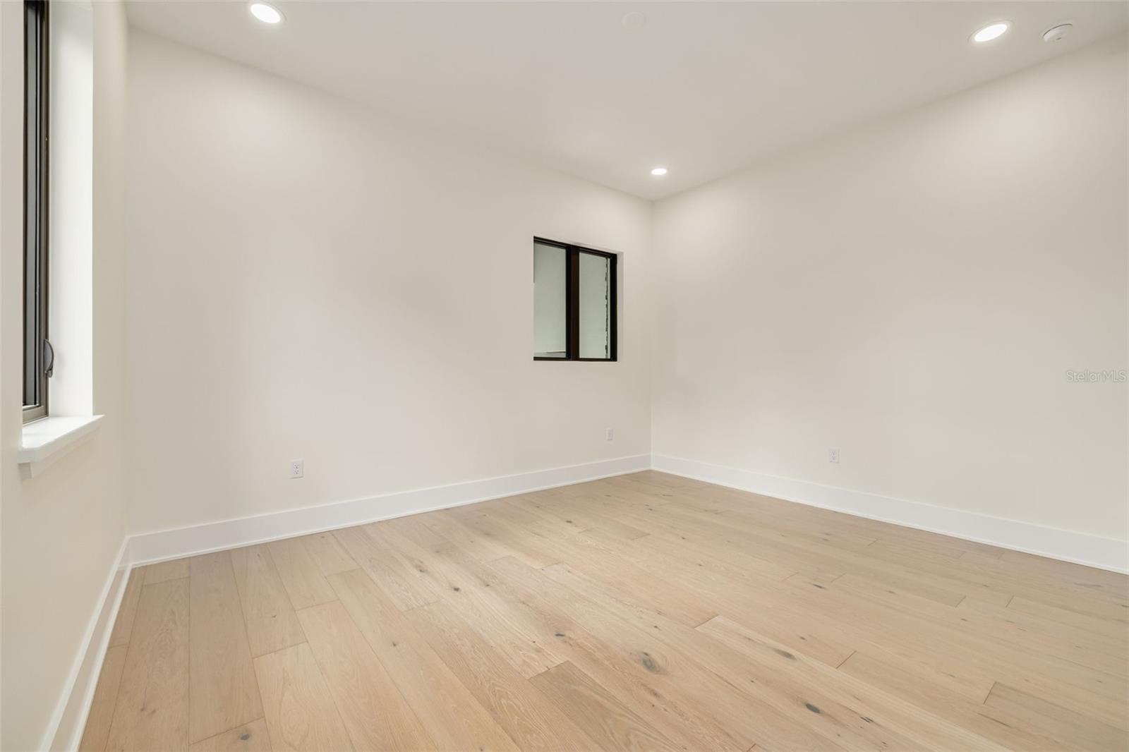 DAVIS ISLANDS PB10 PG52 TO 57 - Residential