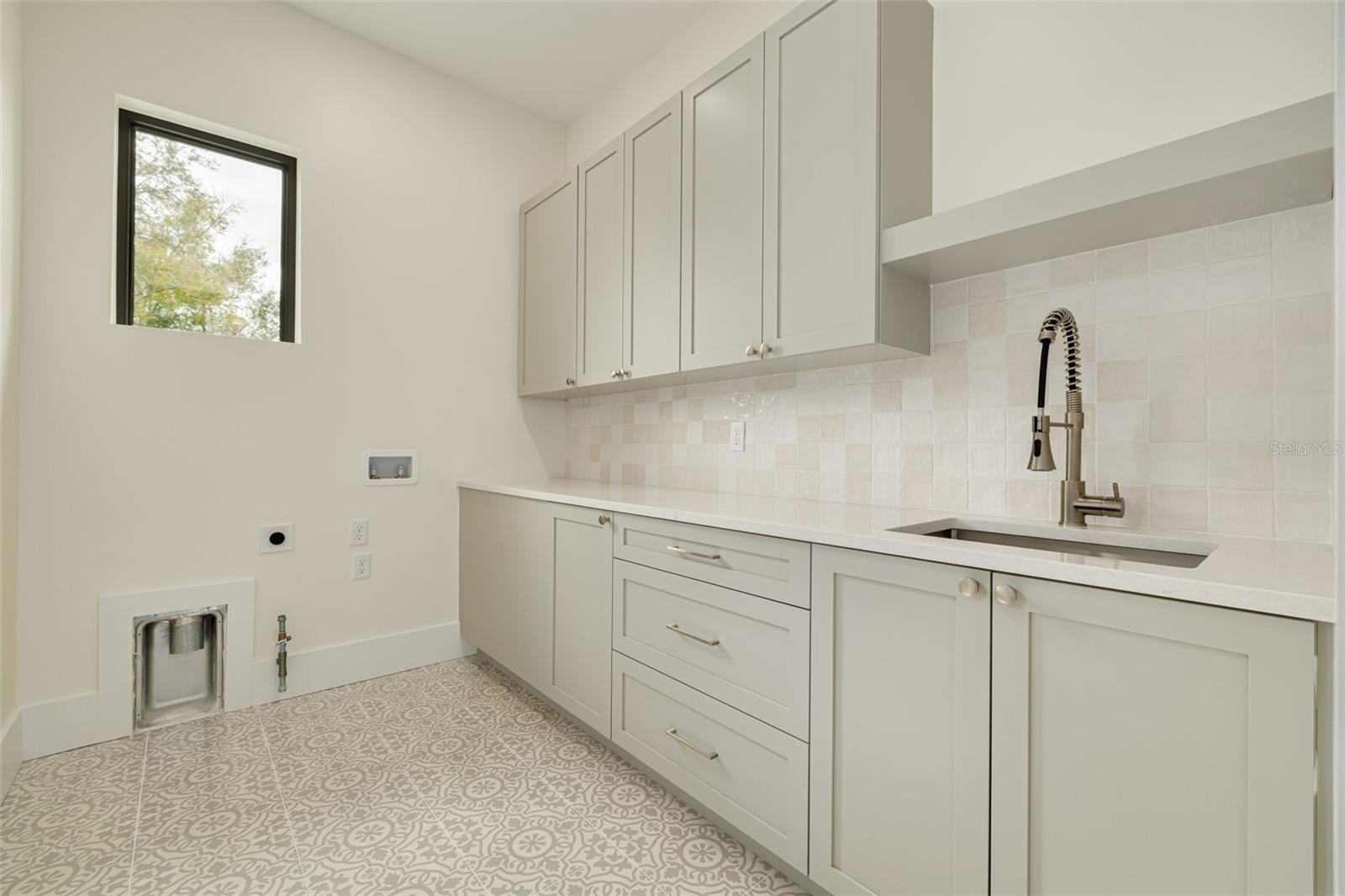 DAVIS ISLANDS PB10 PG52 TO 57 - Residential