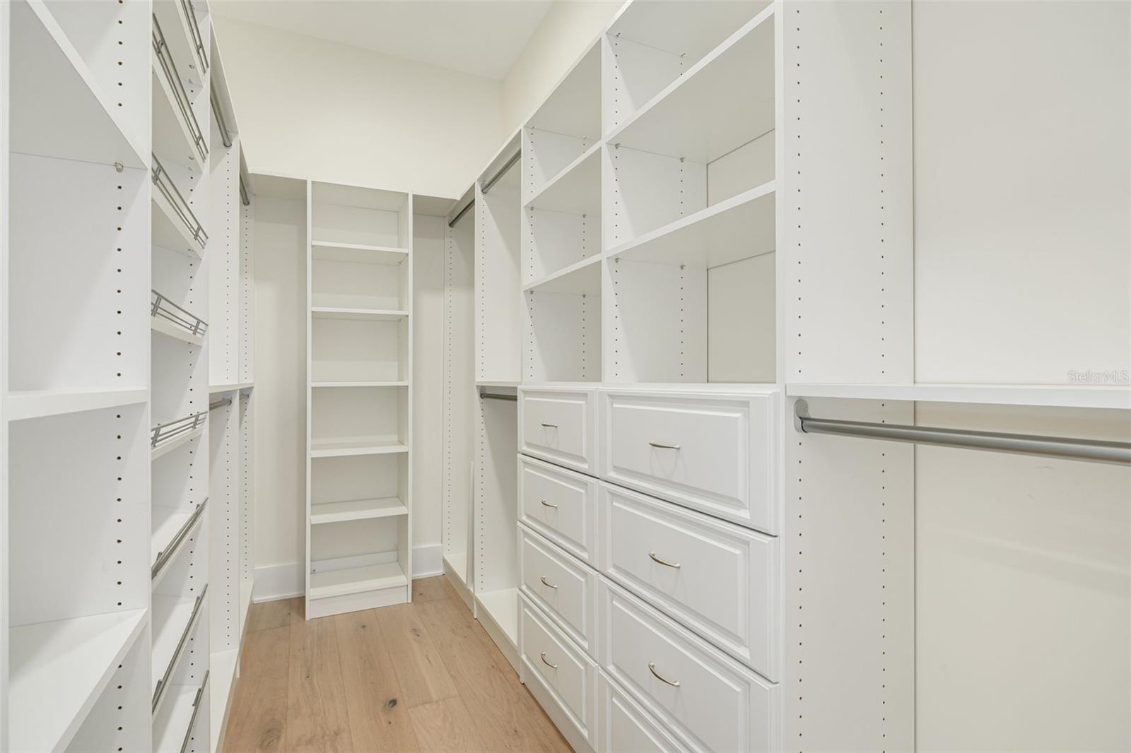 DAVIS ISLANDS PB10 PG52 TO 57 - Residential