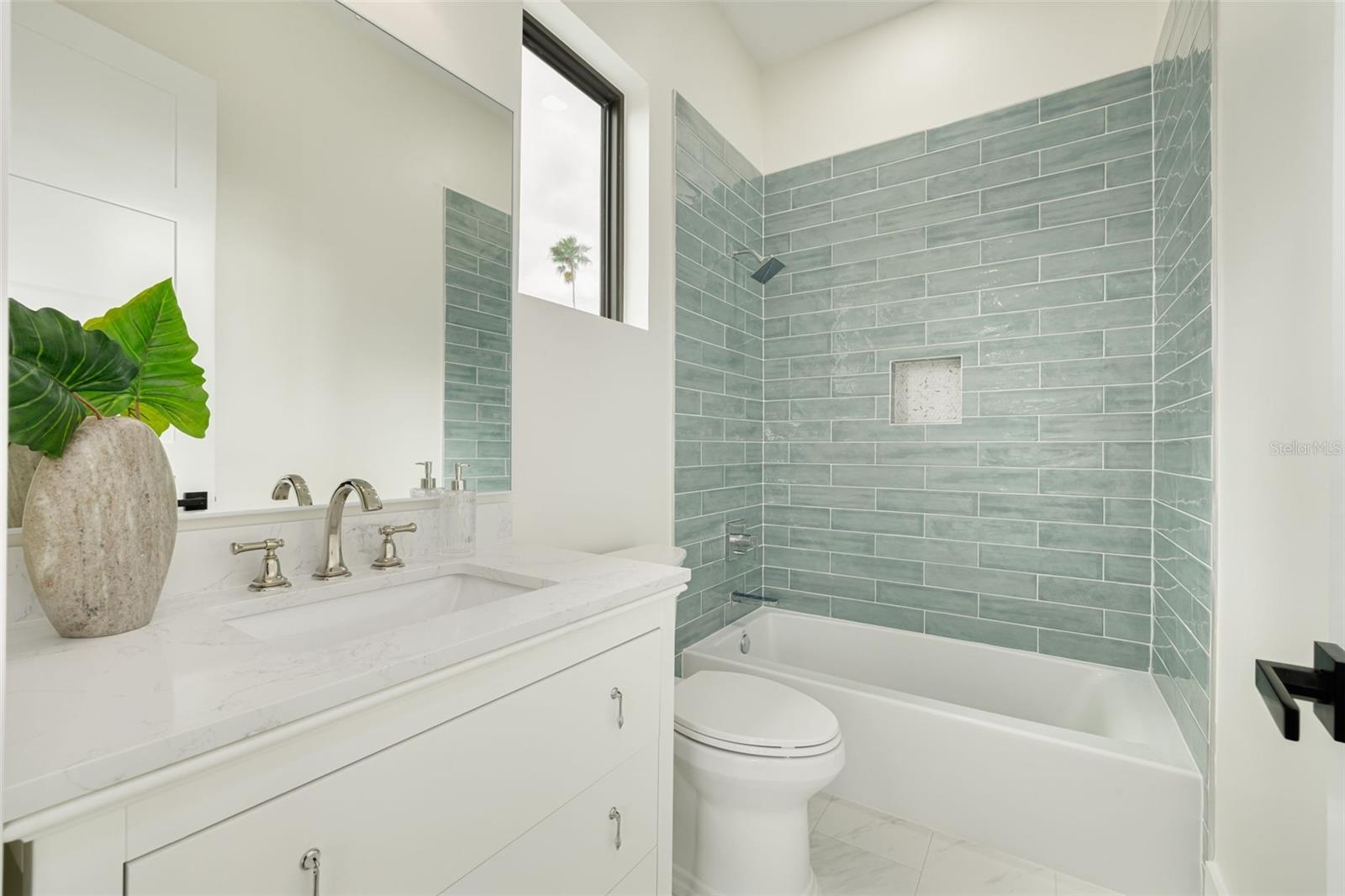 DAVIS ISLANDS PB10 PG52 TO 57 - Residential