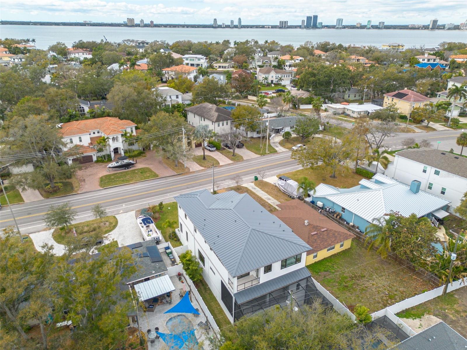 DAVIS ISLANDS PB10 PG52 TO 57 - Residential