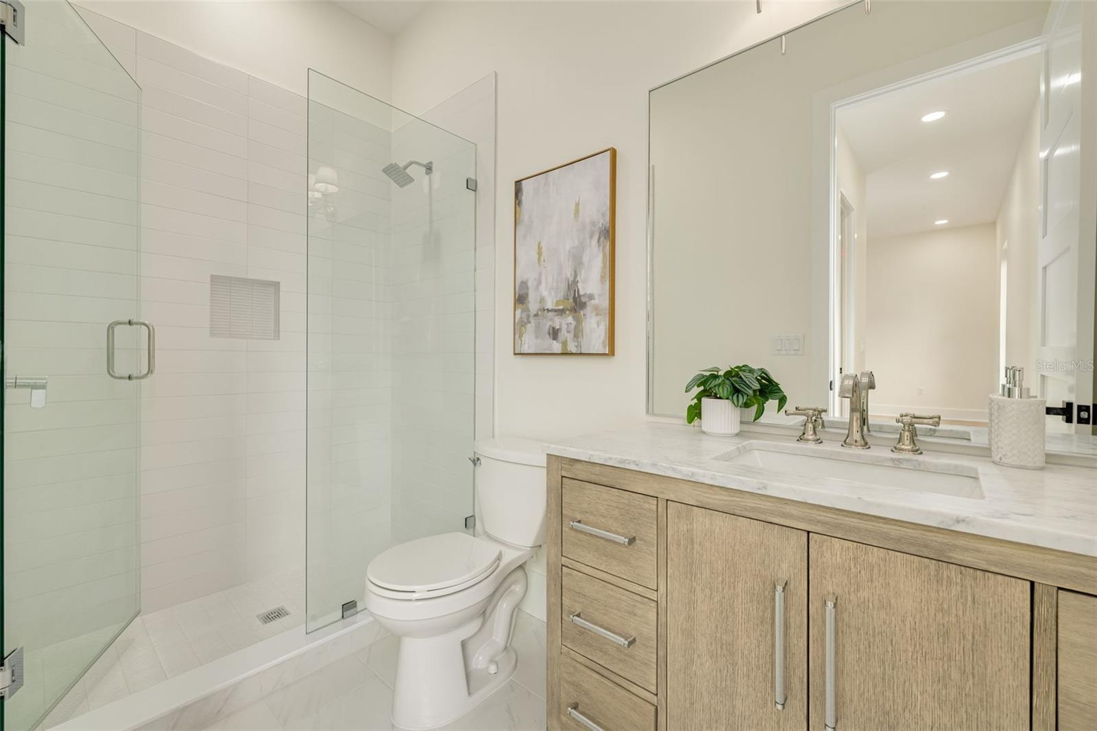 DAVIS ISLANDS PB10 PG52 TO 57 - Residential