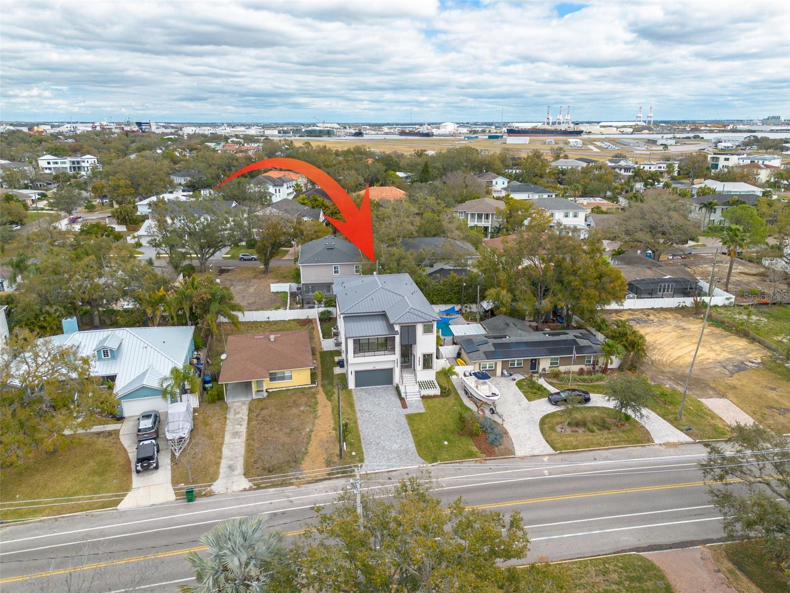 DAVIS ISLANDS PB10 PG52 TO 57 - Residential