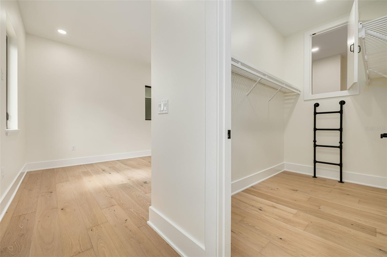 DAVIS ISLANDS PB10 PG52 TO 57 - Residential