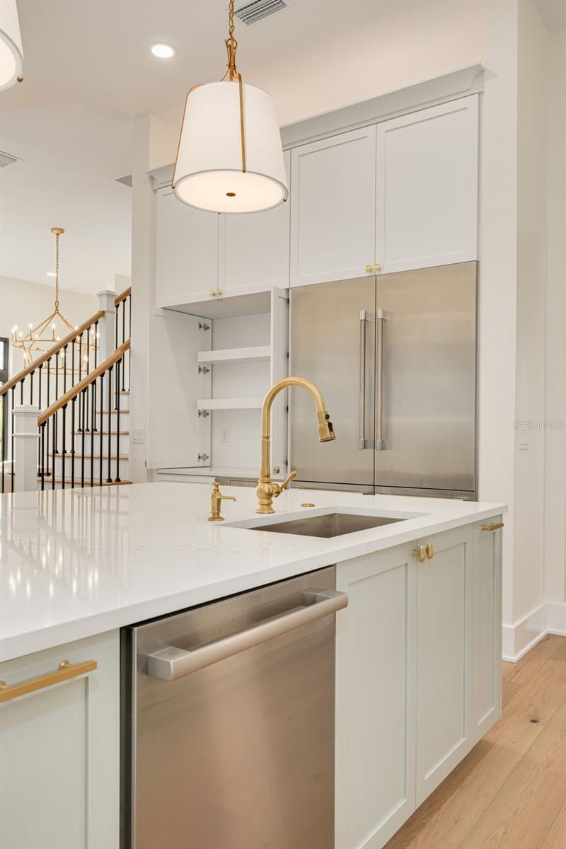 DAVIS ISLANDS PB10 PG52 TO 57 - Residential