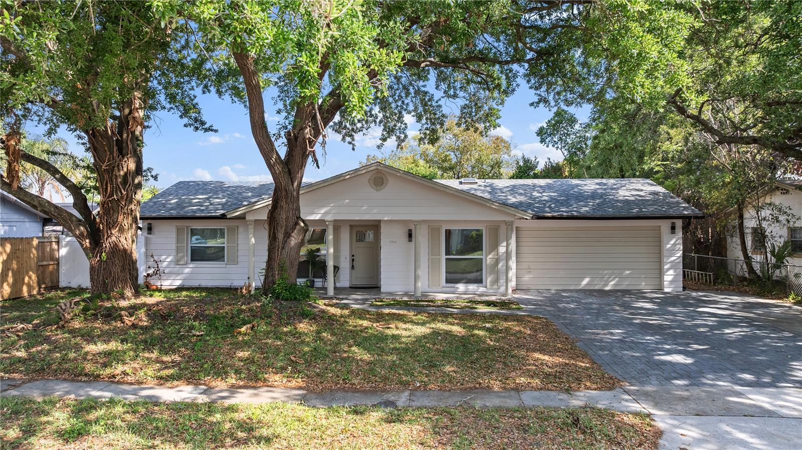 OAK HILL MANOR - Residential