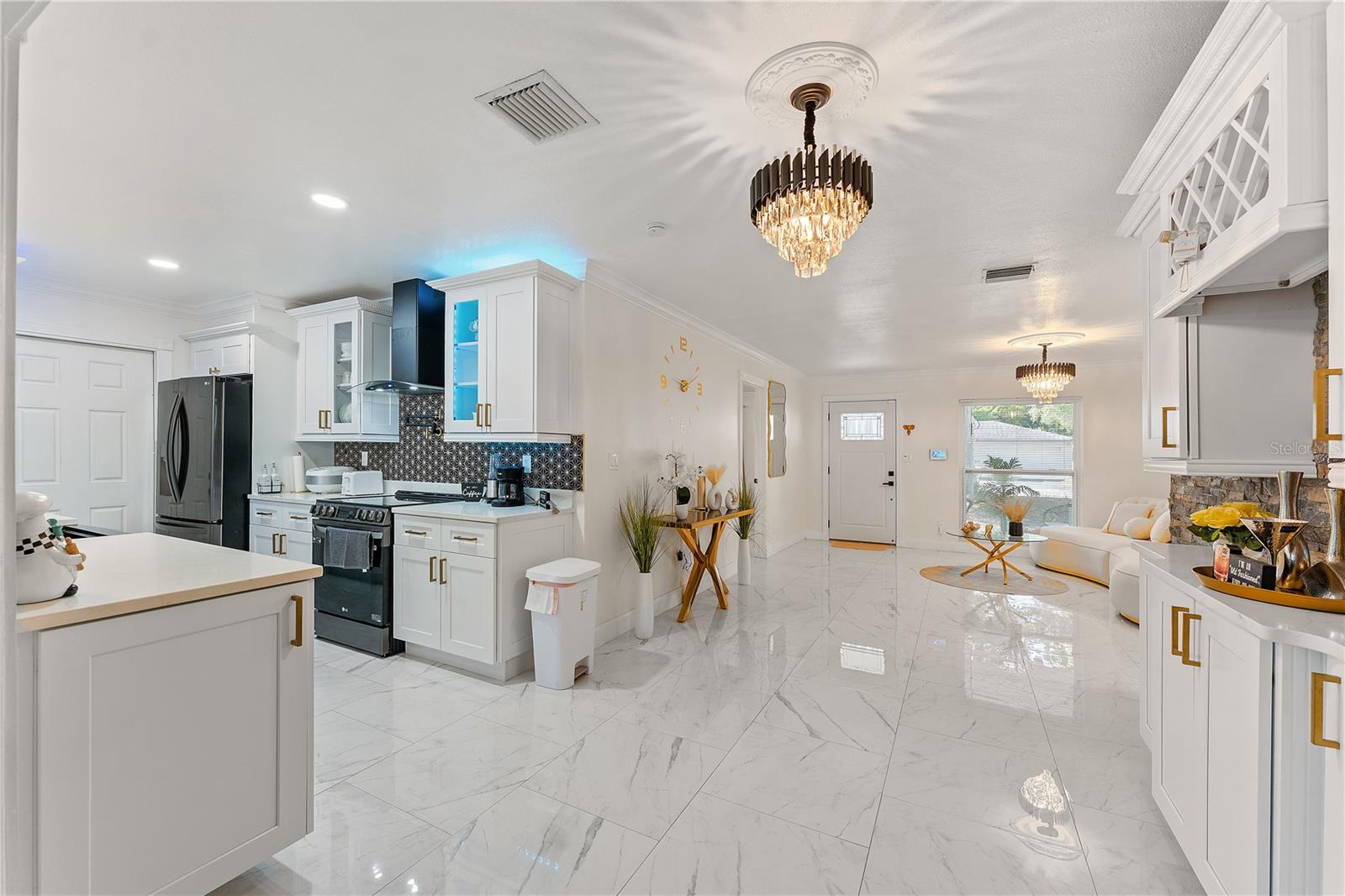 OAK HILL MANOR - Residential