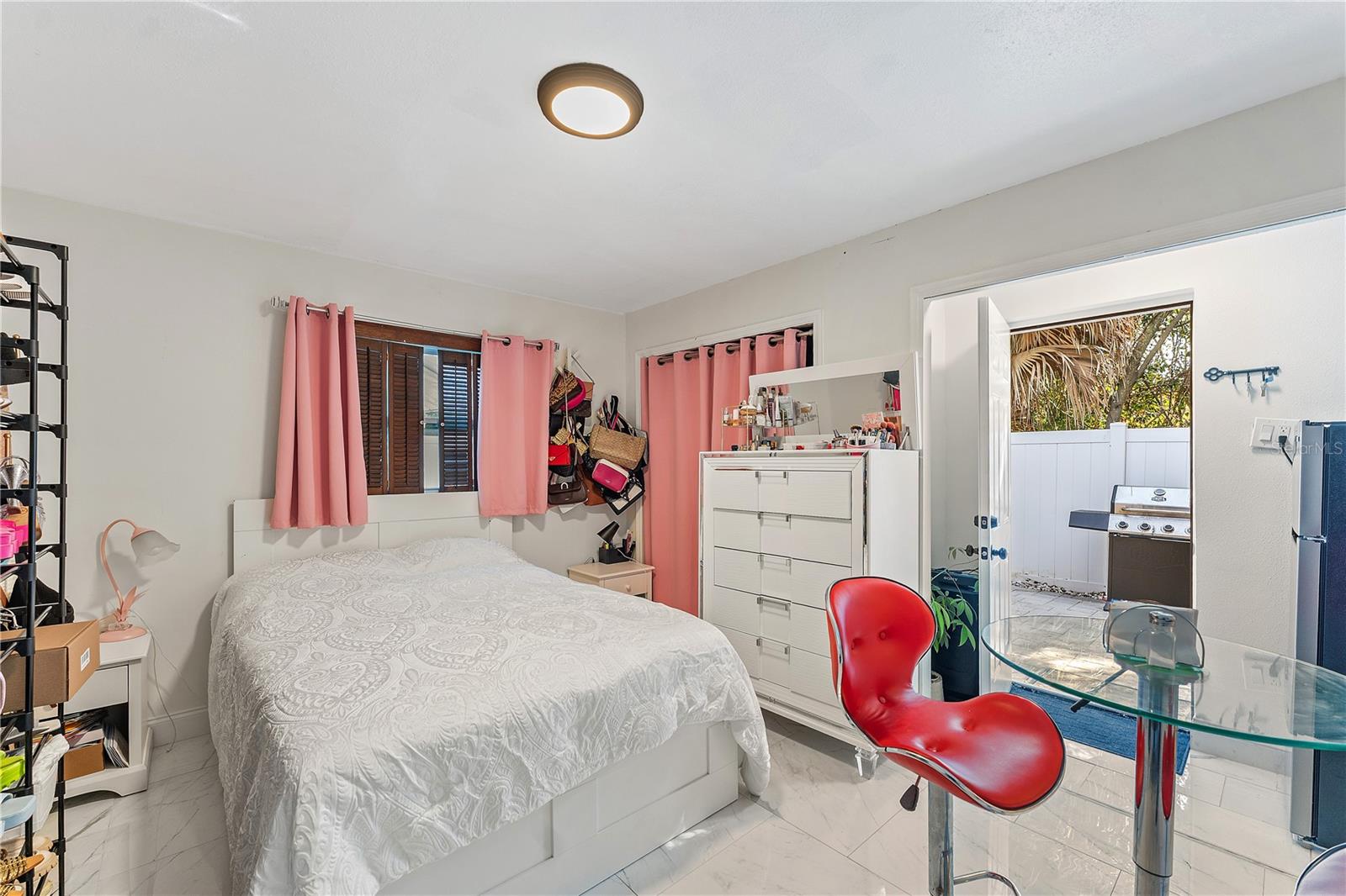 OAK HILL MANOR - Residential