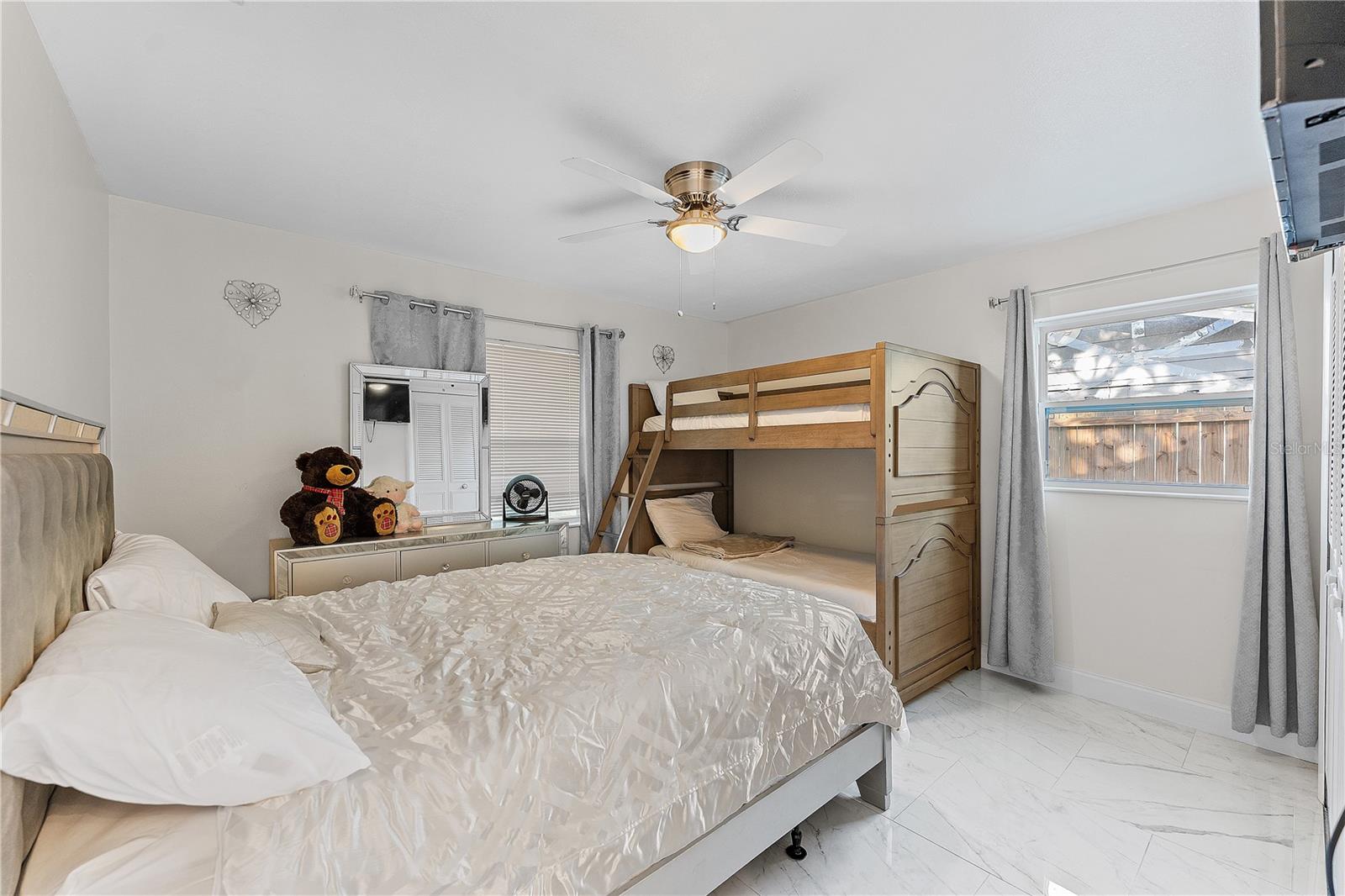 OAK HILL MANOR - Residential