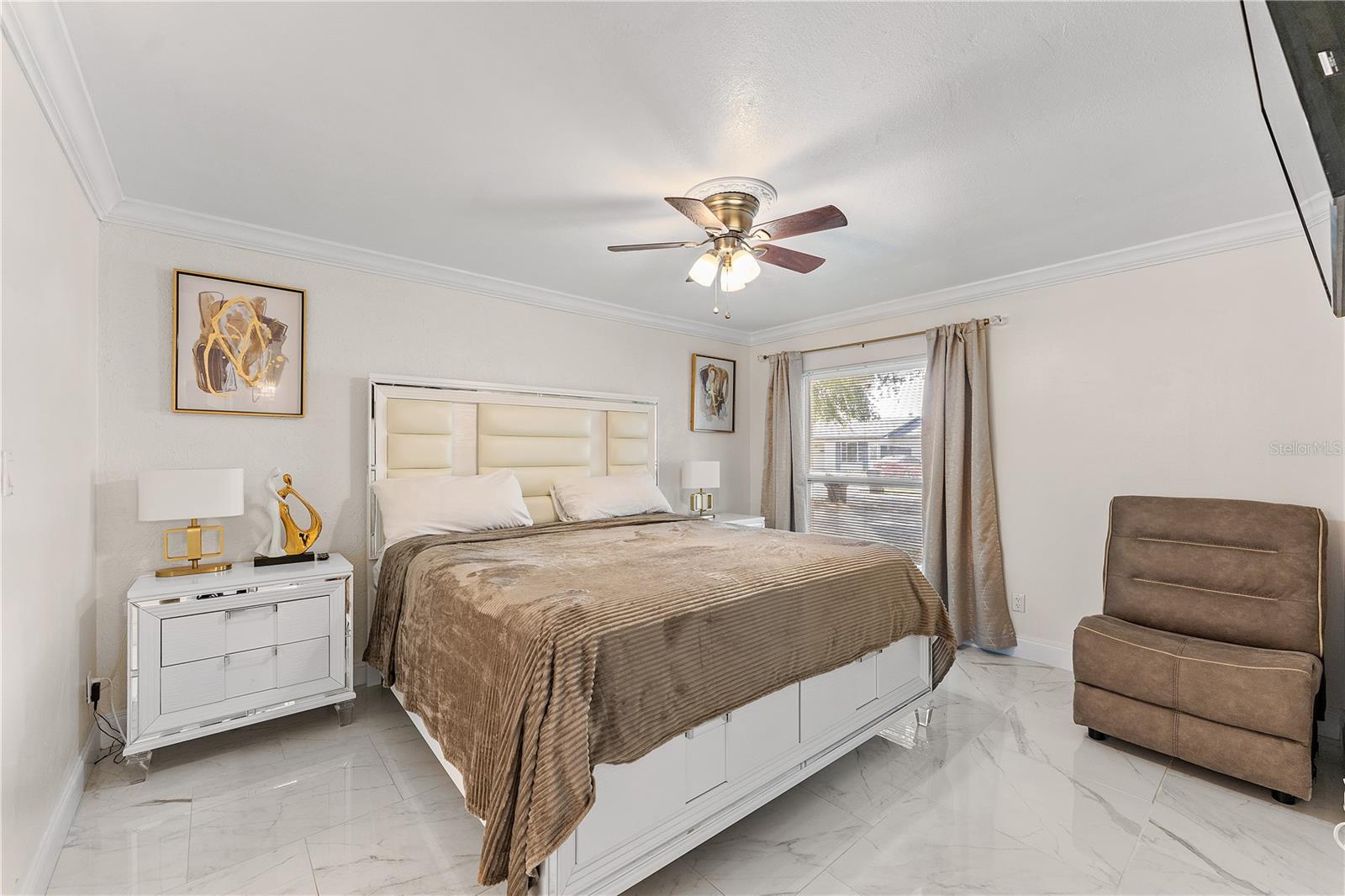 OAK HILL MANOR - Residential