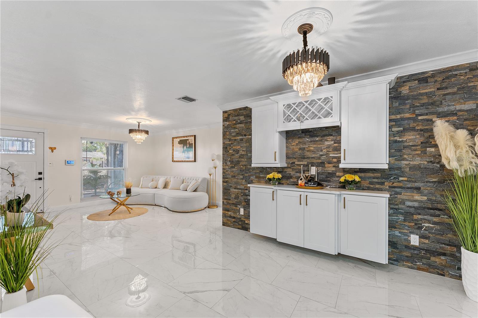 OAK HILL MANOR - Residential