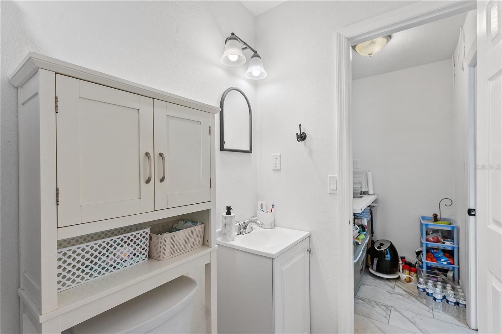 OAK HILL MANOR - Residential