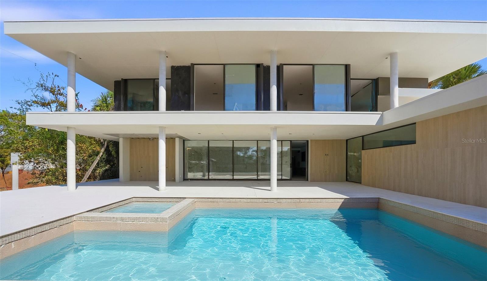 SAPPHIRE SHORES - Residential