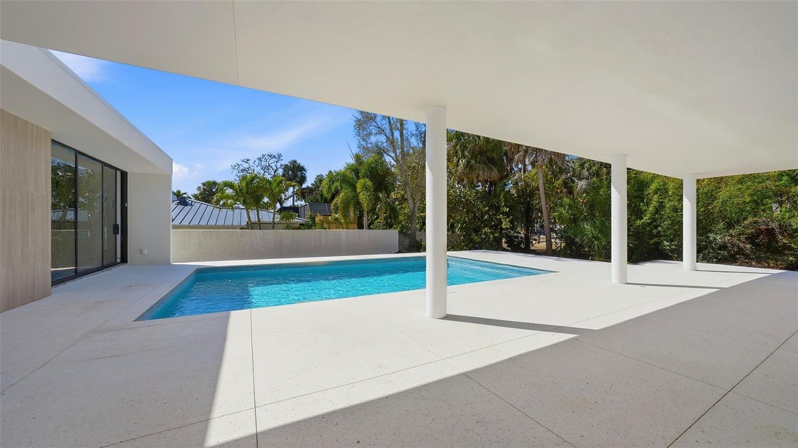 SAPPHIRE SHORES - Residential