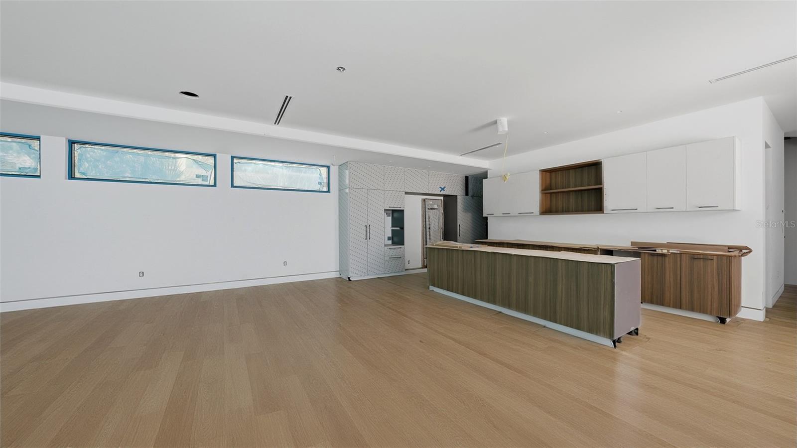 SAPPHIRE SHORES - Residential