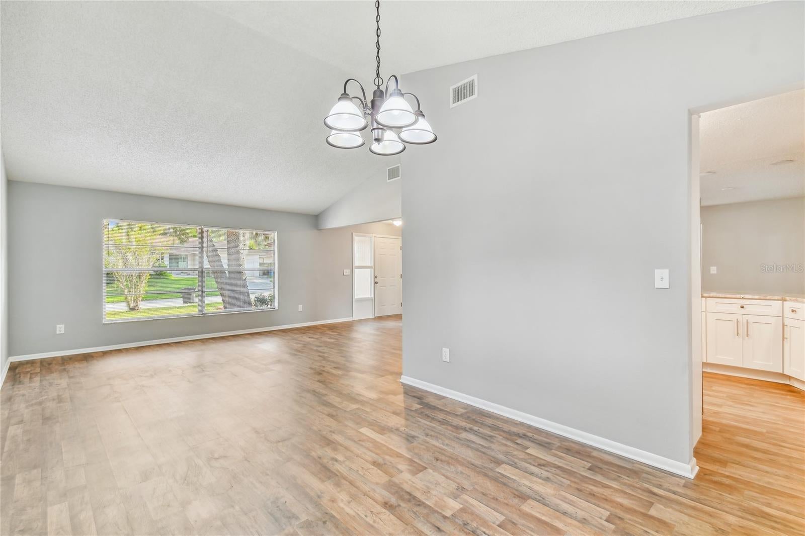 1010 RIFLECREST AVENUE