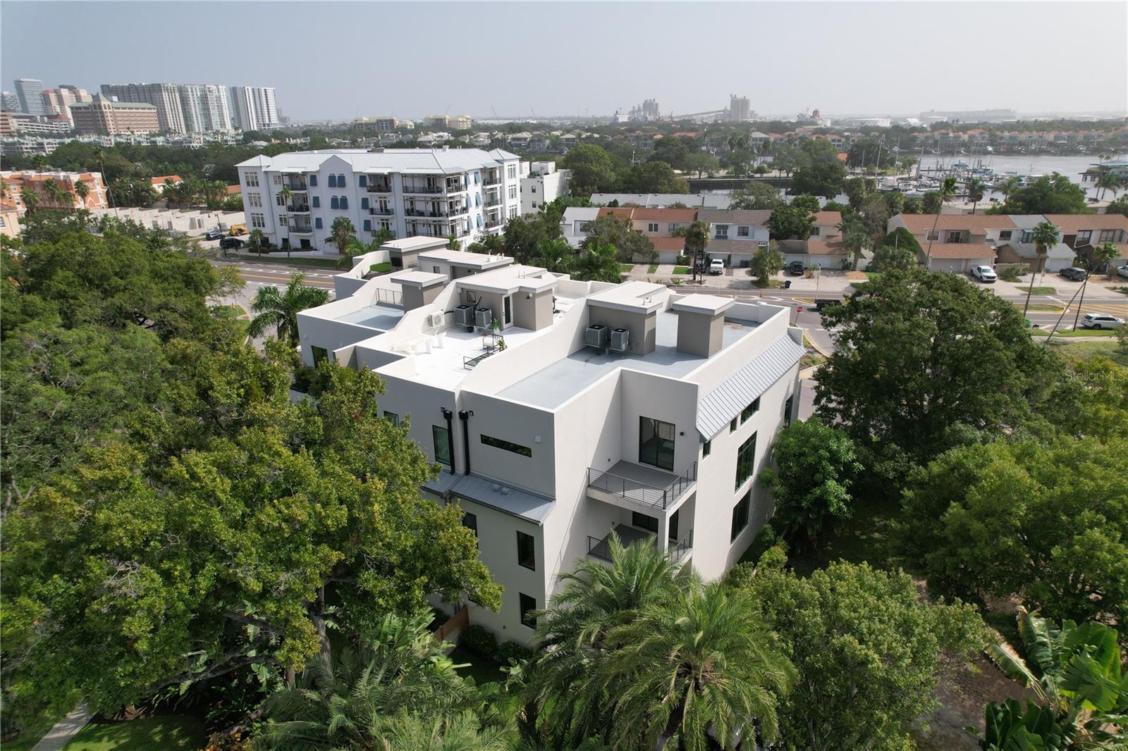 DAVIS POINT TWNHMS - Residential