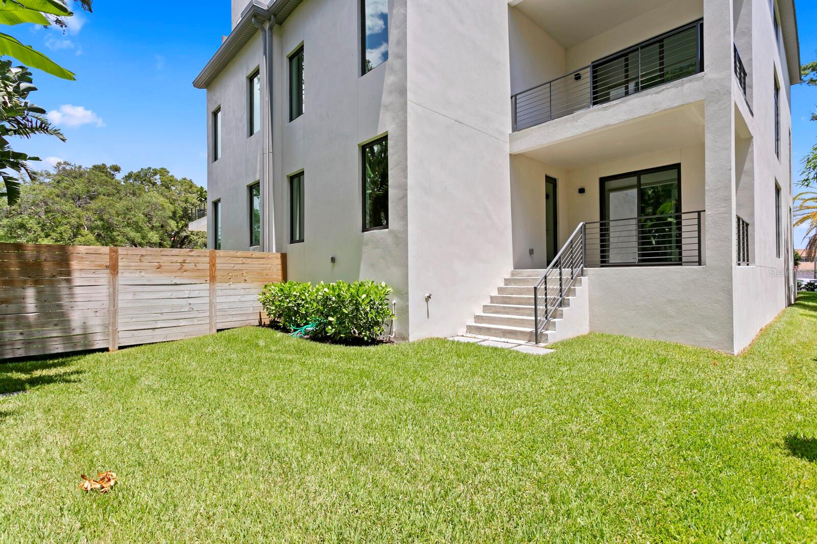 DAVIS POINT TWNHMS - Residential