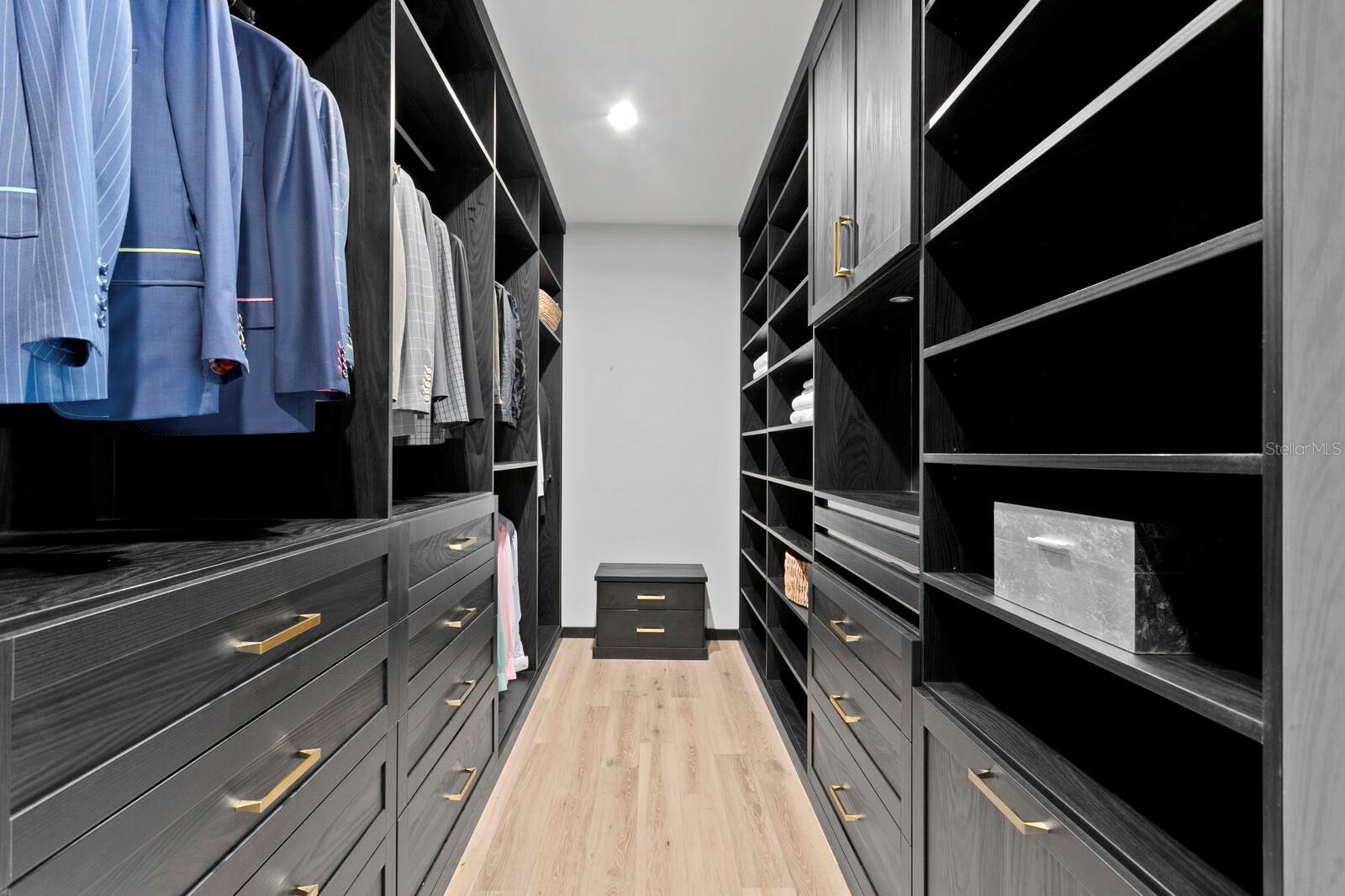 DAVIS POINT TWNHMS - Residential