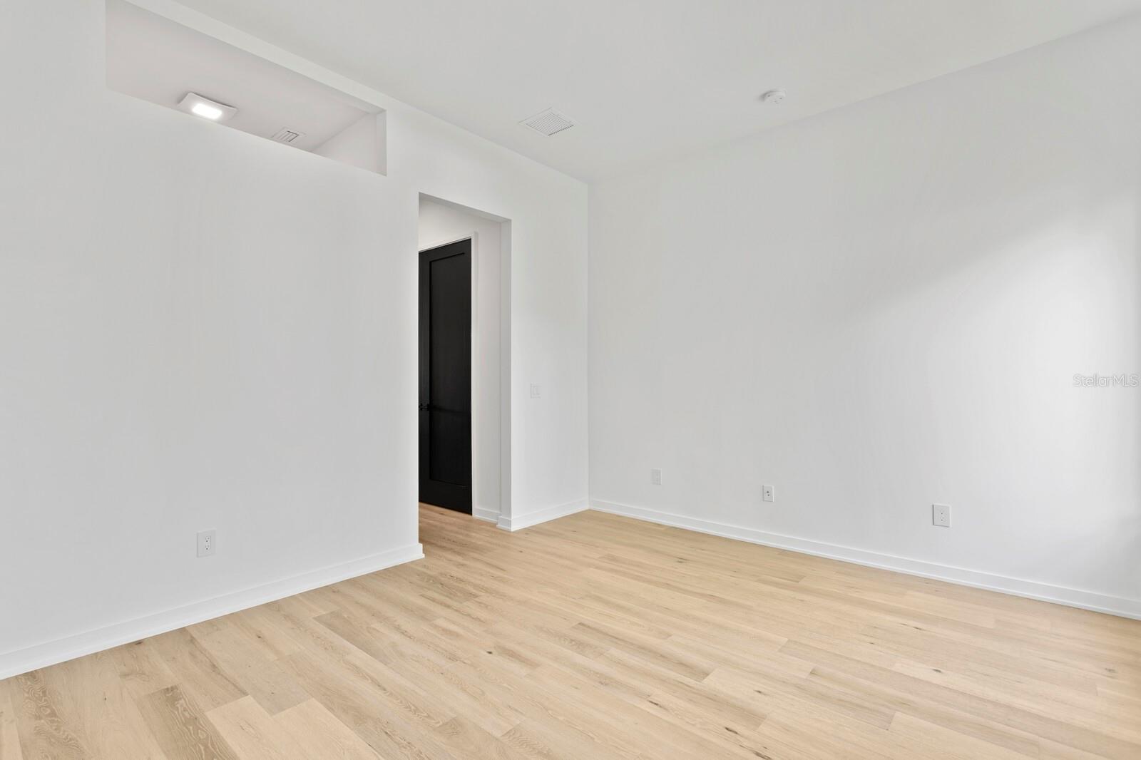 DAVIS POINT TWNHMS - Residential