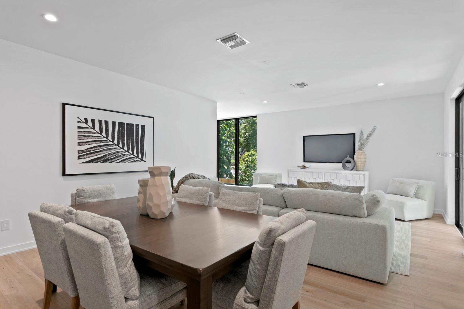 DAVIS POINT TWNHMS - Residential