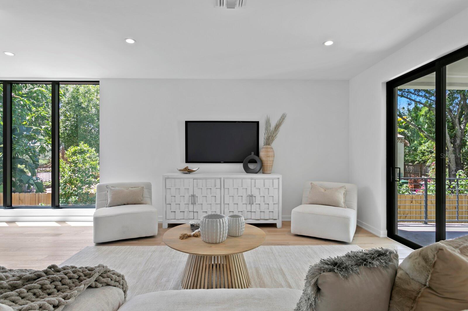 DAVIS POINT TWNHMS - Residential