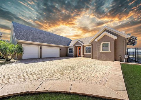 Photo of 12408 Kelso Road, Thonotosassa, FL 33592 (MLS # TB8445807)