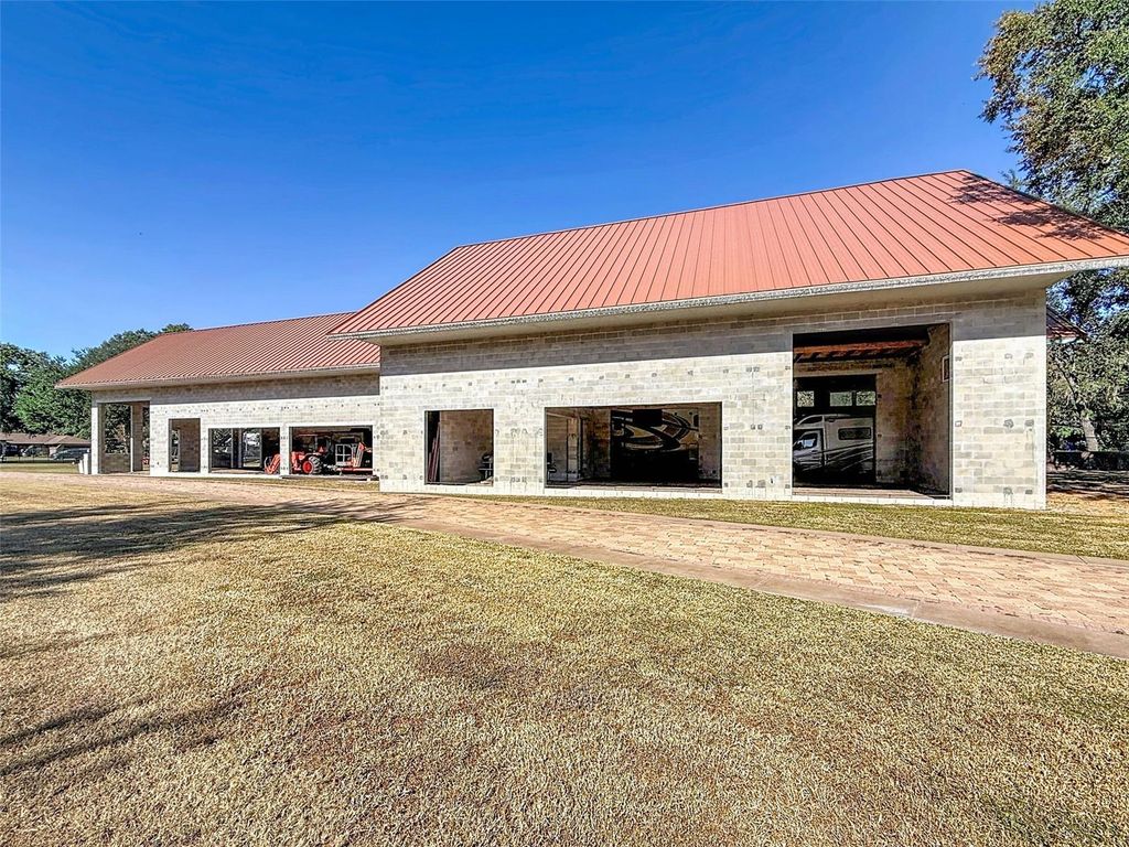 Photo of 12408 Kelso Road, Thonotosassa, FL 33592 (MLS # TB8445807)