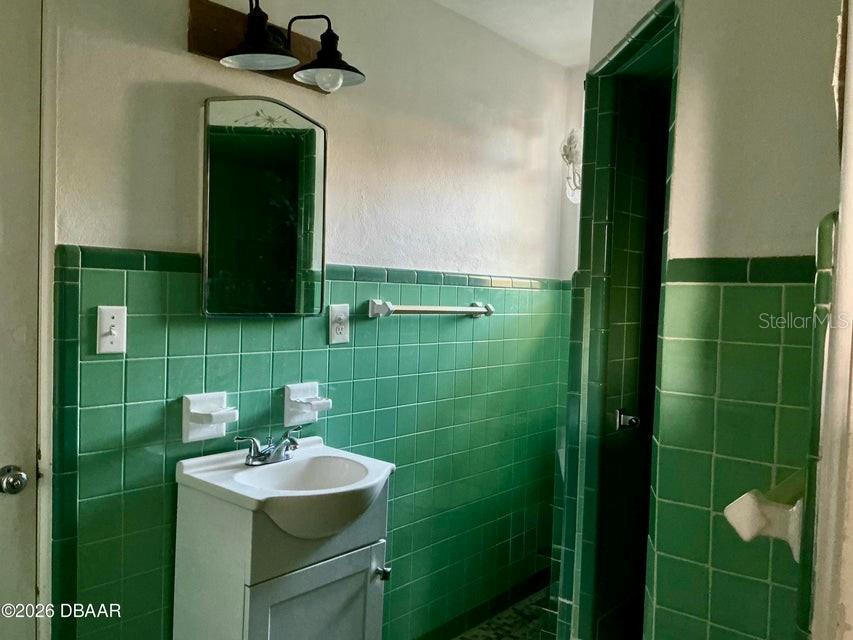 PECK BLK 60 DAYTONA - Residential