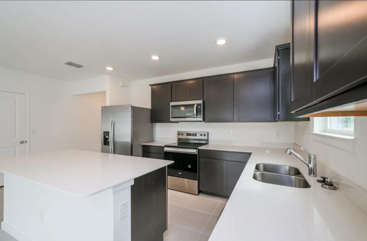 CALDERA PH 3 & 4 - Residential Lease