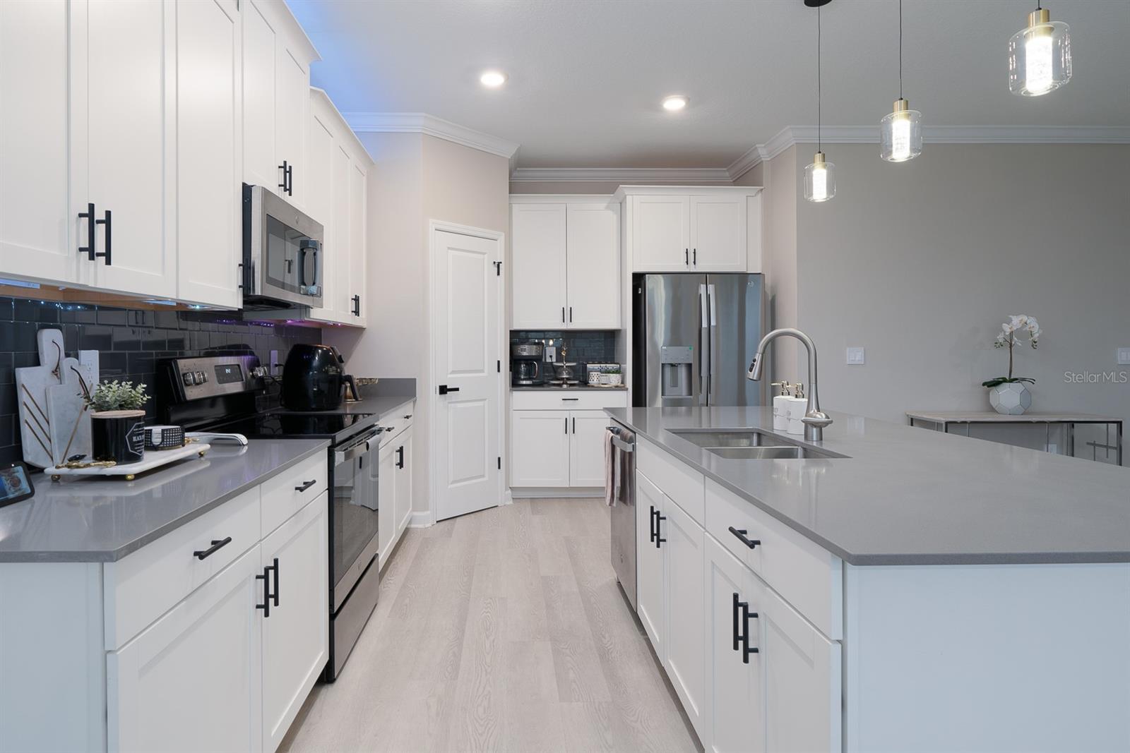 CAMDEN PK/PROVIDENCE-PH 4 - Residential Lease