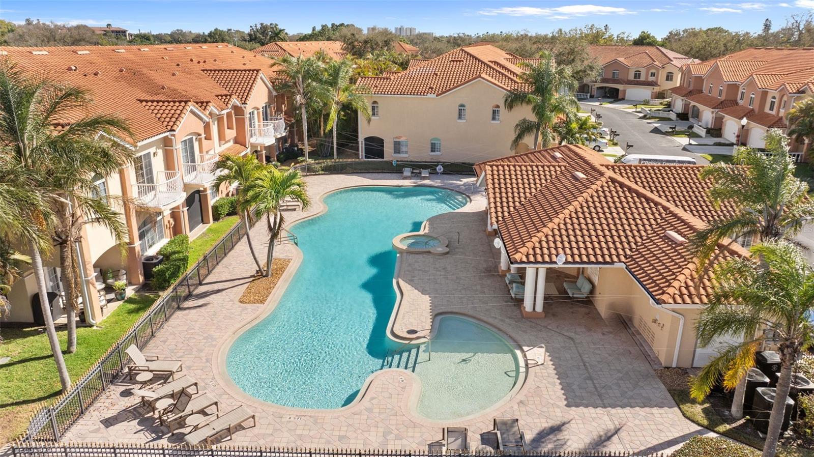 VILLAS DEL VERDE - Residential