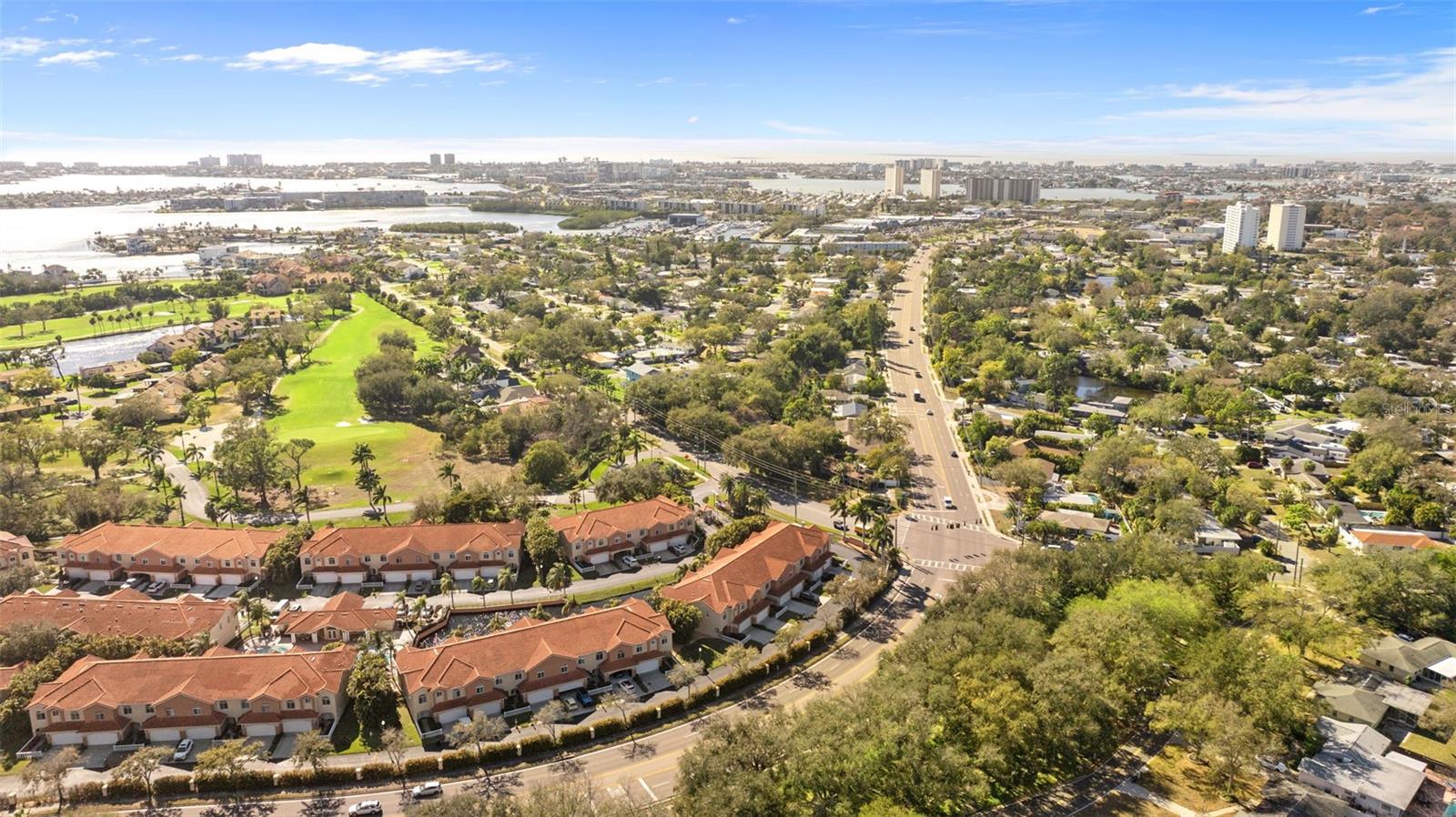 VILLAS DEL VERDE - Residential