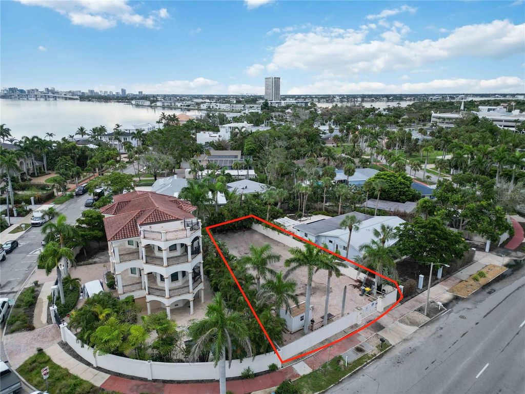 Photo of 236 N Blvd Of The Presidents, Sarasota, FL 34236 (MLS # A4663417)